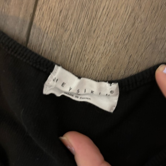 fitted long sleeve! verrrrry cute and flattering - Picture 2 of 2